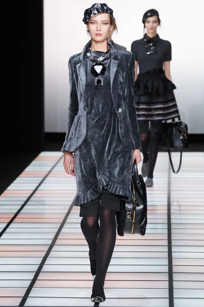 Look 1
